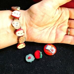 💥 3/$20 Teacher Apple - Gorgeous Wood Bracelet, Two Apple Buttons & Book Appl
